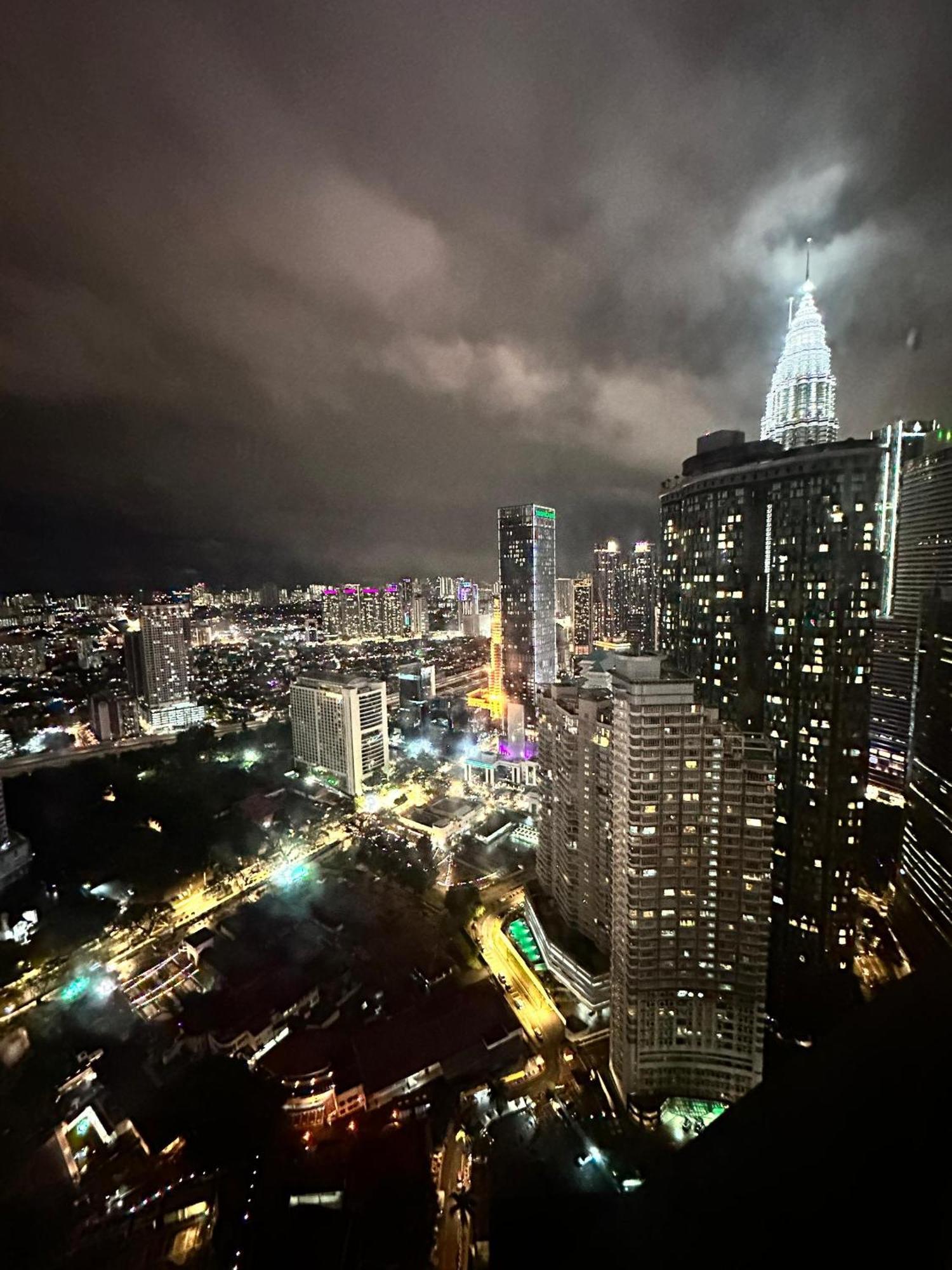 Vortex Hotel Suites Klcc At Kuala Lumpur City Center Exterior photo